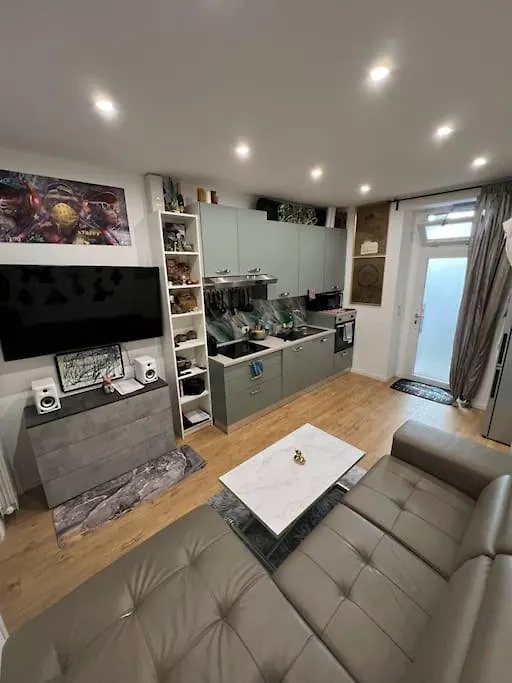 New One Crescenzago Apartment Milan 0*,